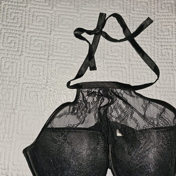 High-Neck Lightly Lined Halter Bralette (Black) - Picture 4 of 4